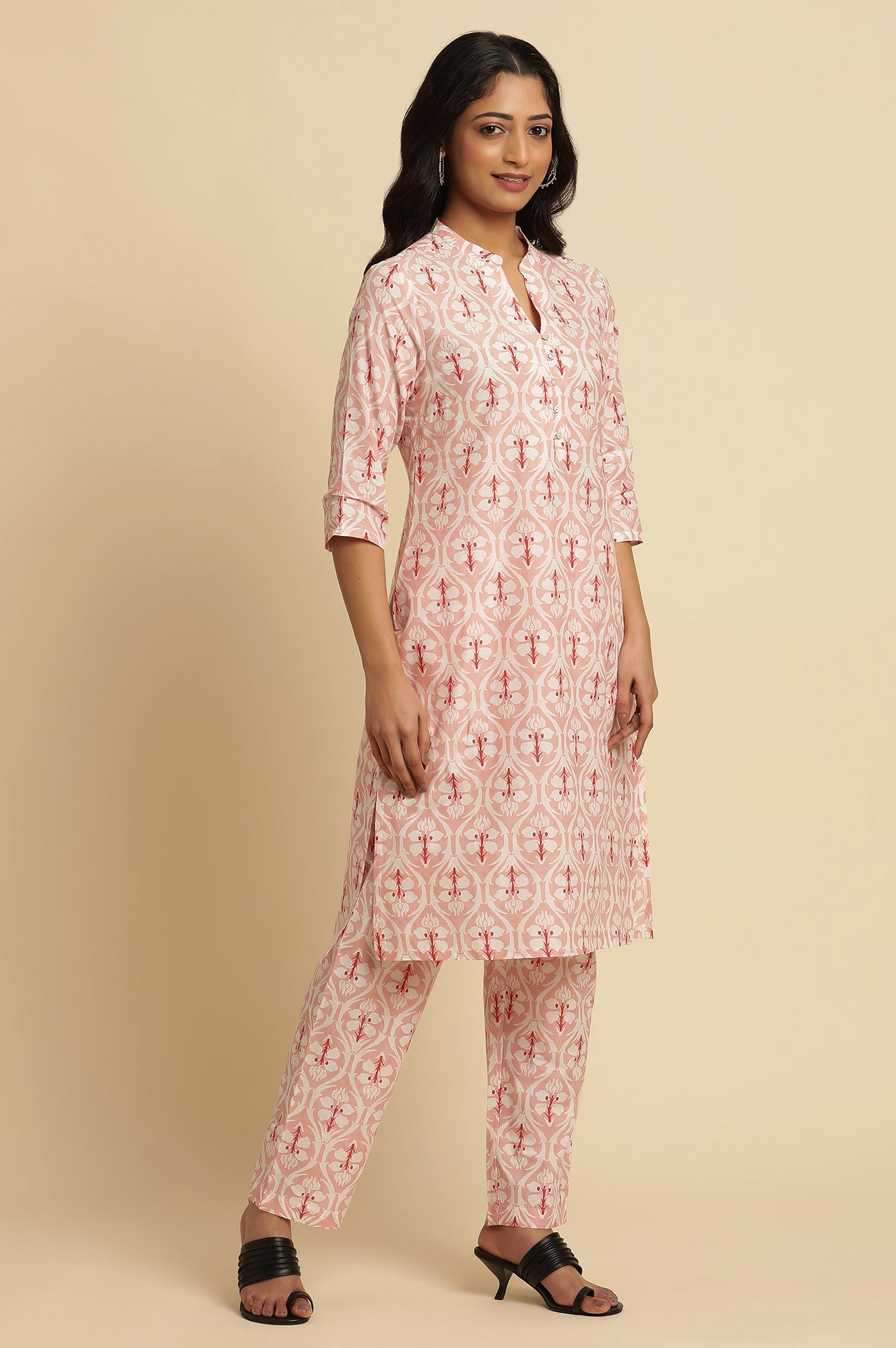 Light Pink Floral Printed Kurta, Pants And Dupatta Set