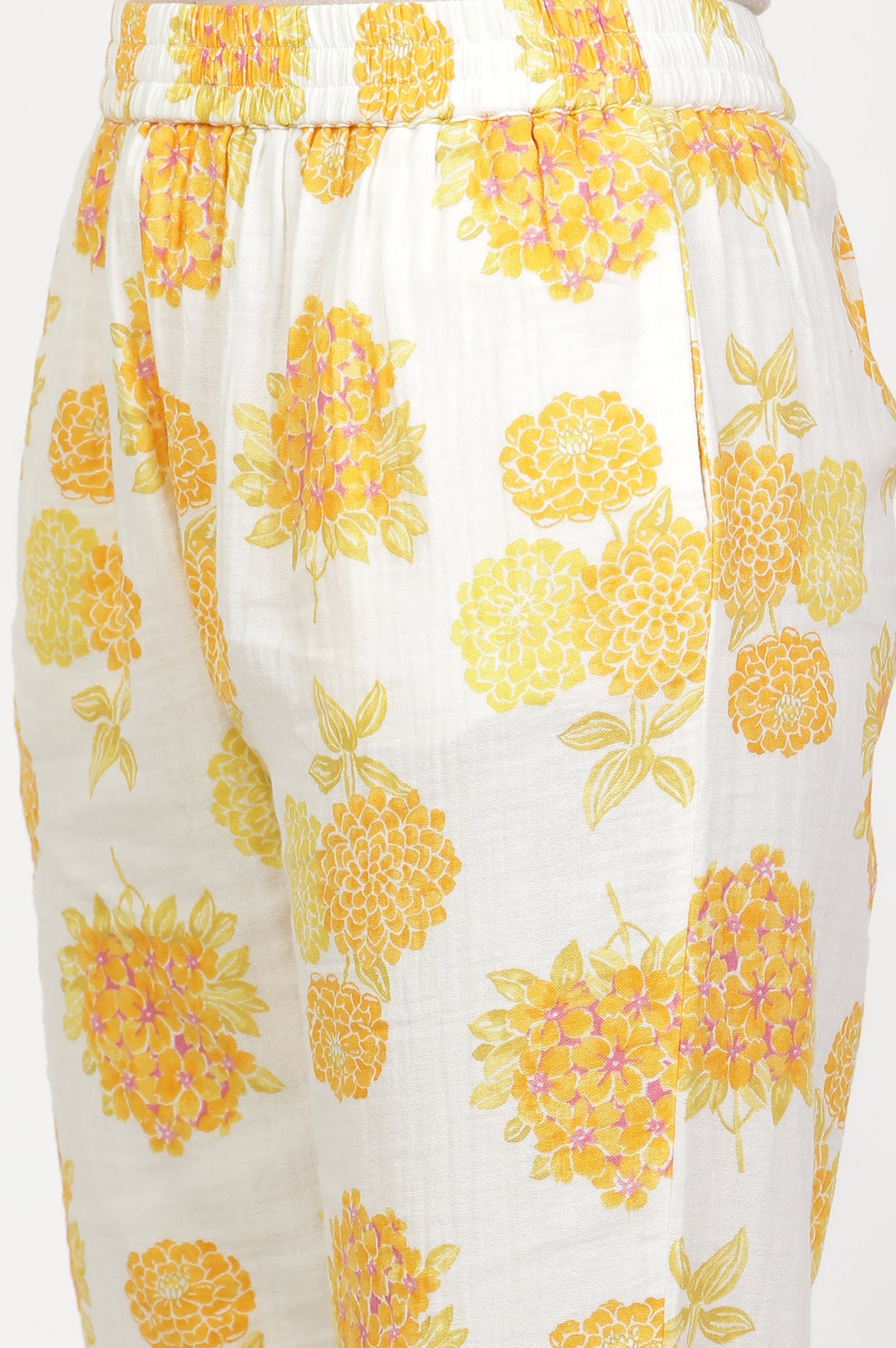 White And Yellow Bold Floral Printed Kurta And Pants Co-Ord Set