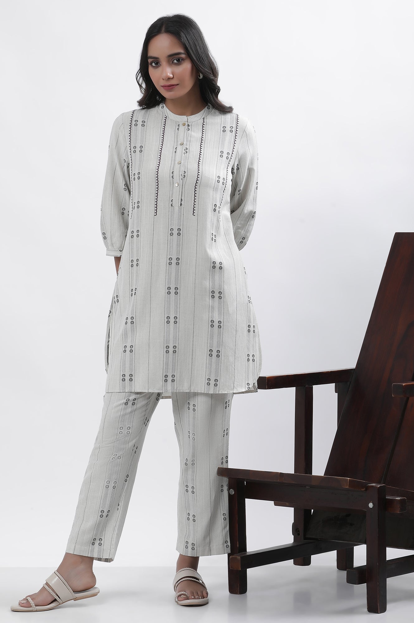 Light Grey Yarn Dyed Tunic And Pants Set