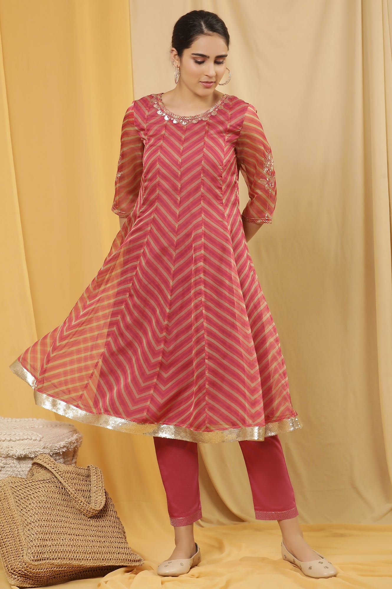 Pink Panlled Embroidered Kurta And Pants Set