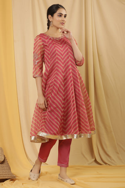 Pink Panlled Embroidered Kurta And Pants Set