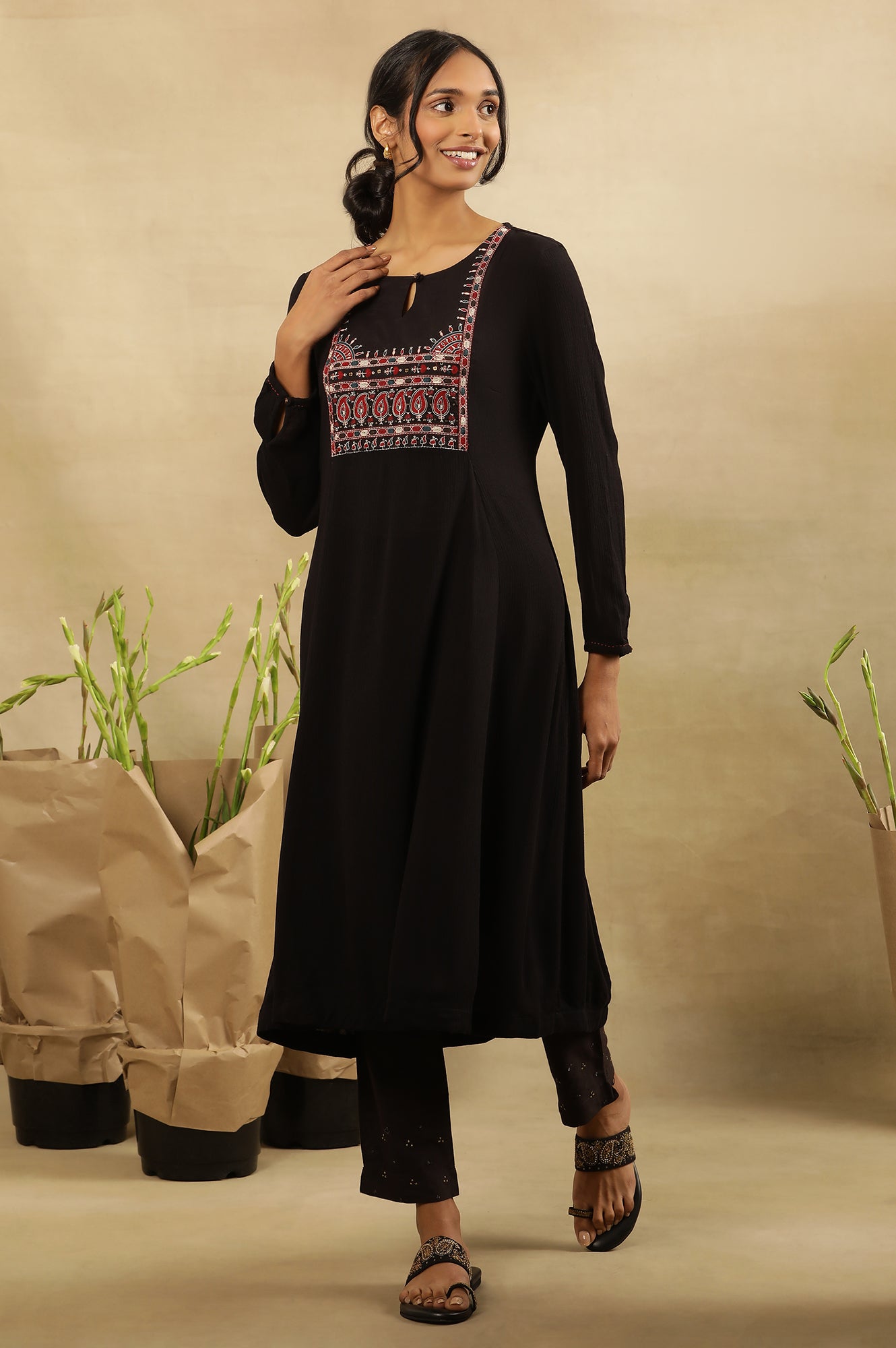 Black  Embroidered Rayon Crepe  Kurta