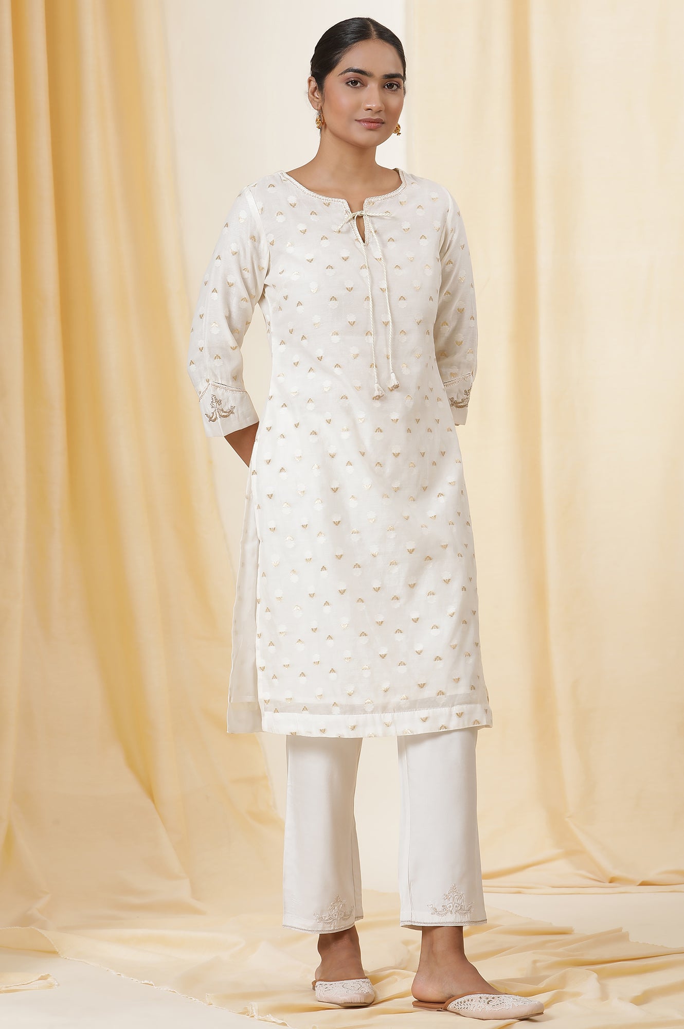 Ecru Mettalic Dori Embroidered Kurta And Straight Pants Set