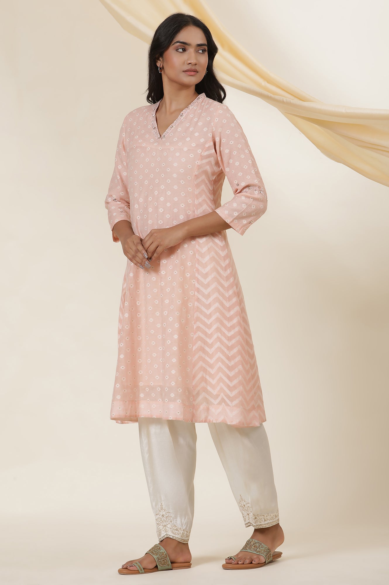 Pink V-Neck Jacquard Embroidered Kurta