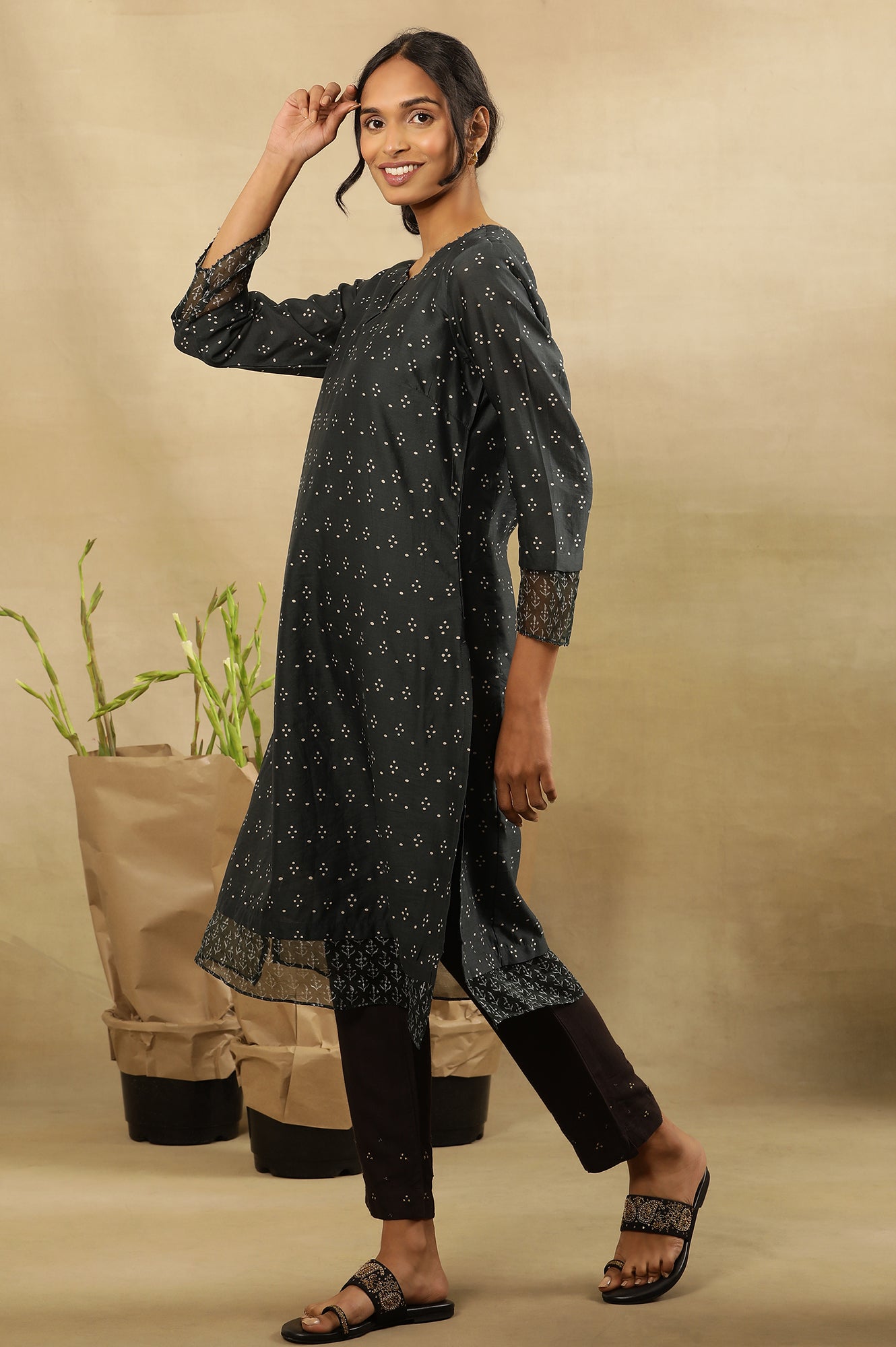 Grey Bandhej Print Round Neck Kurta In Chanderi