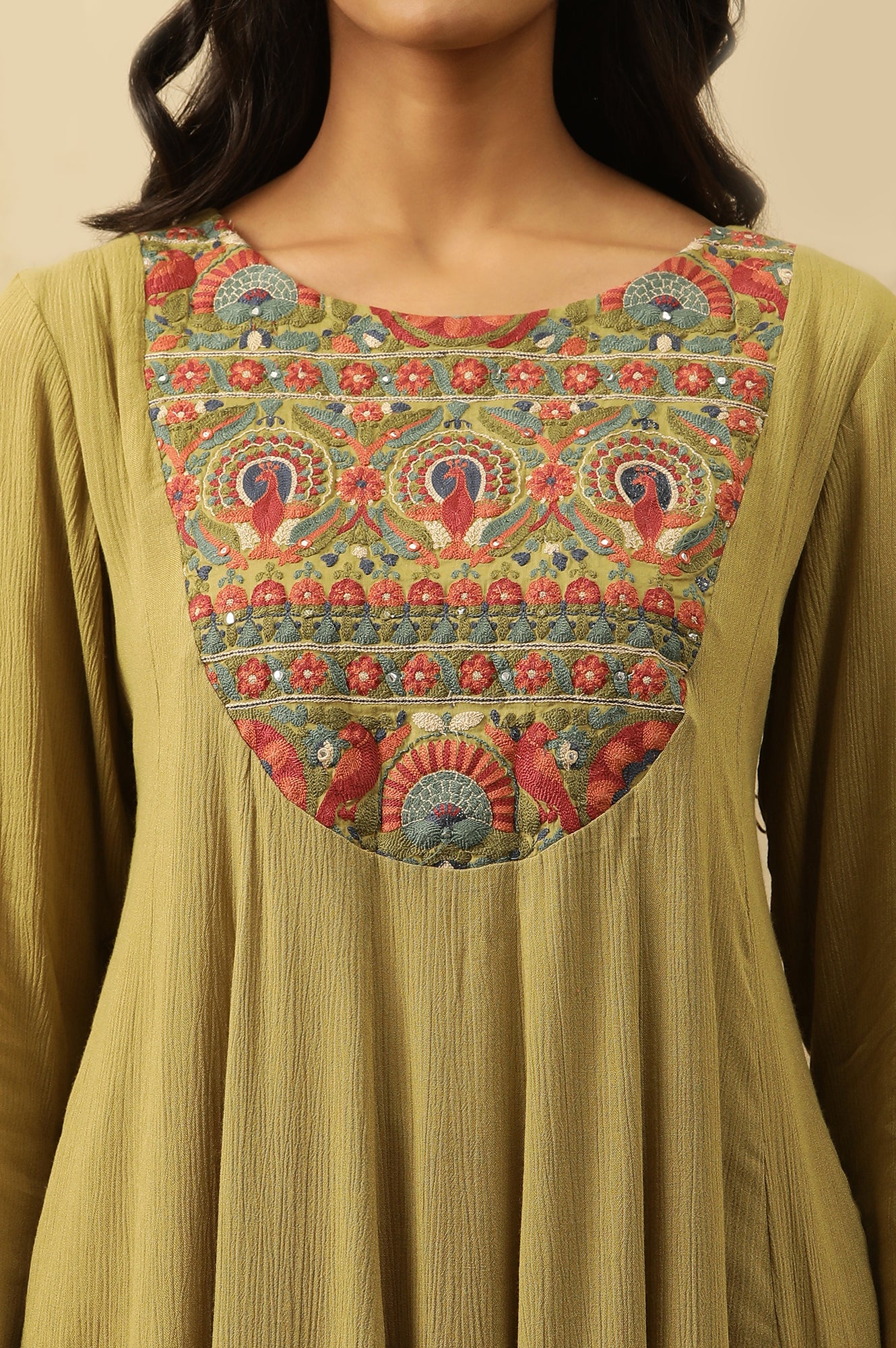 Green Embroidered Kurta In Rayon Crepe