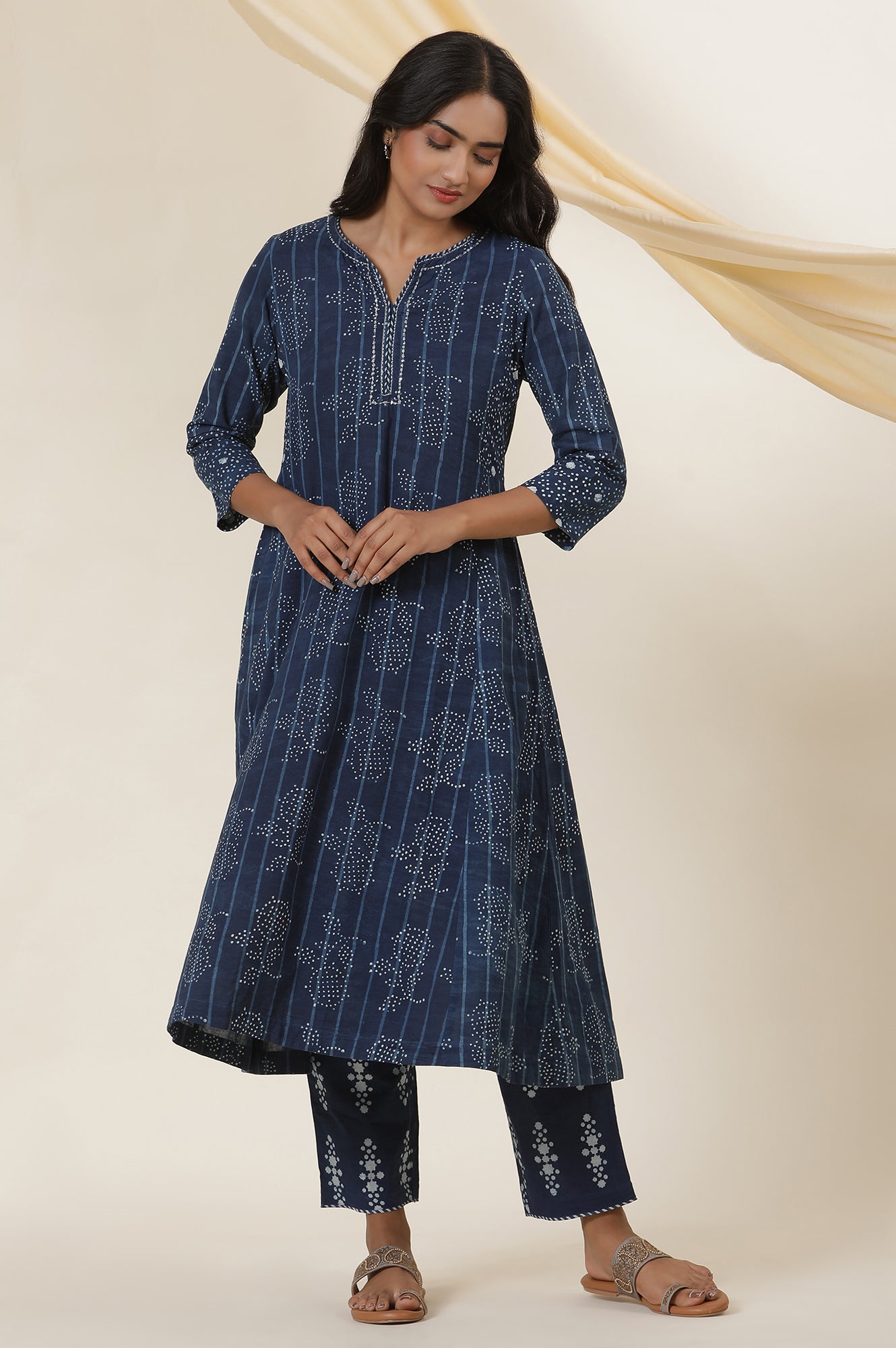 Indigo Booti Print Round Neck Kurta In Cotton Voile