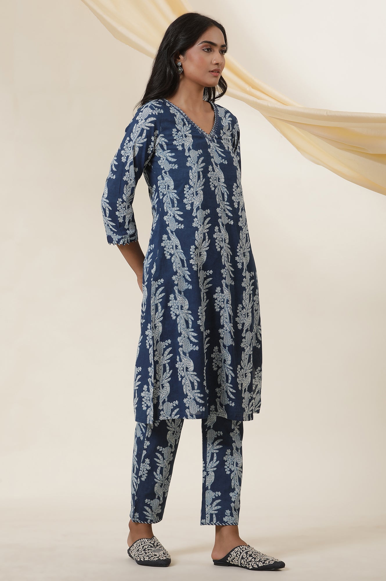 Dabu Block Printed V-Neck Kurta