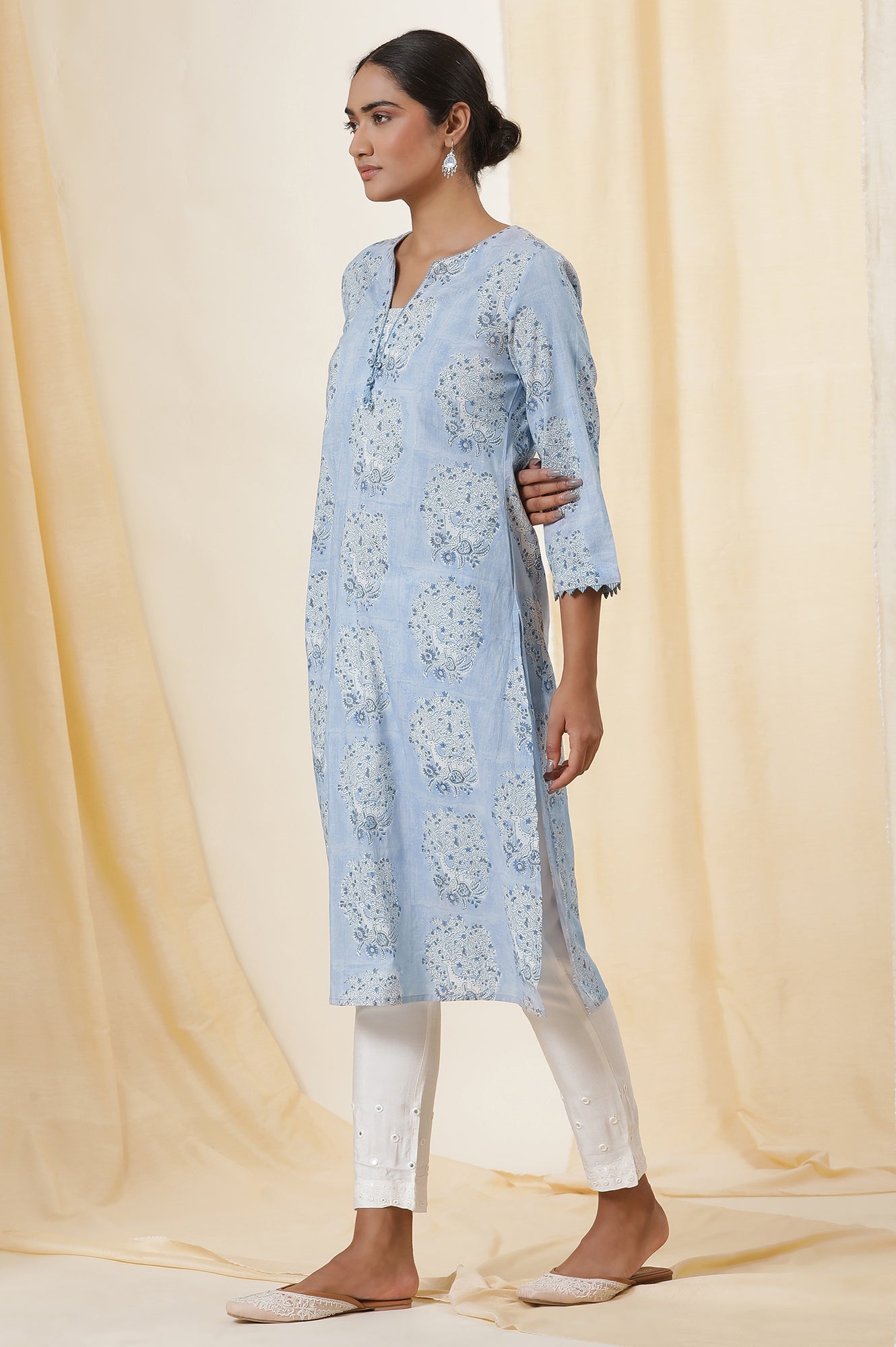 Snow Blue Deer Print V-Neck Kurta