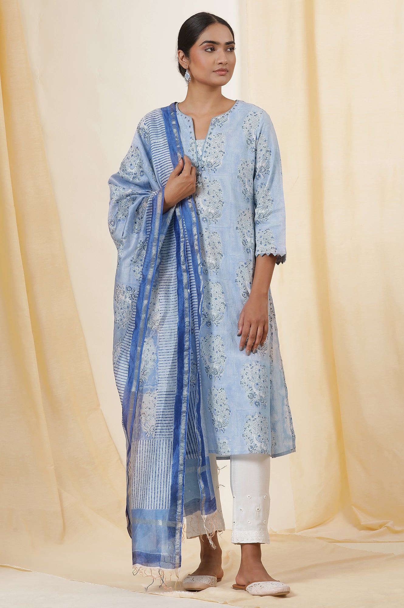 Snow Blue Deer Print V-Neck Kurta