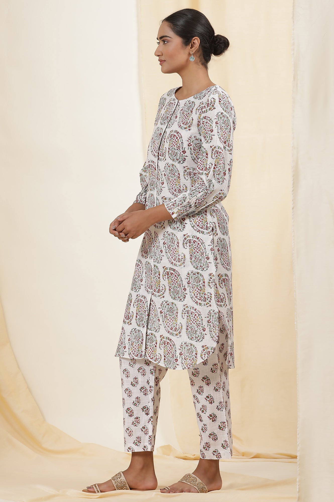 Ecru Paisley Handblock Printed Cotton Slub Straight Kurta And Pants Set