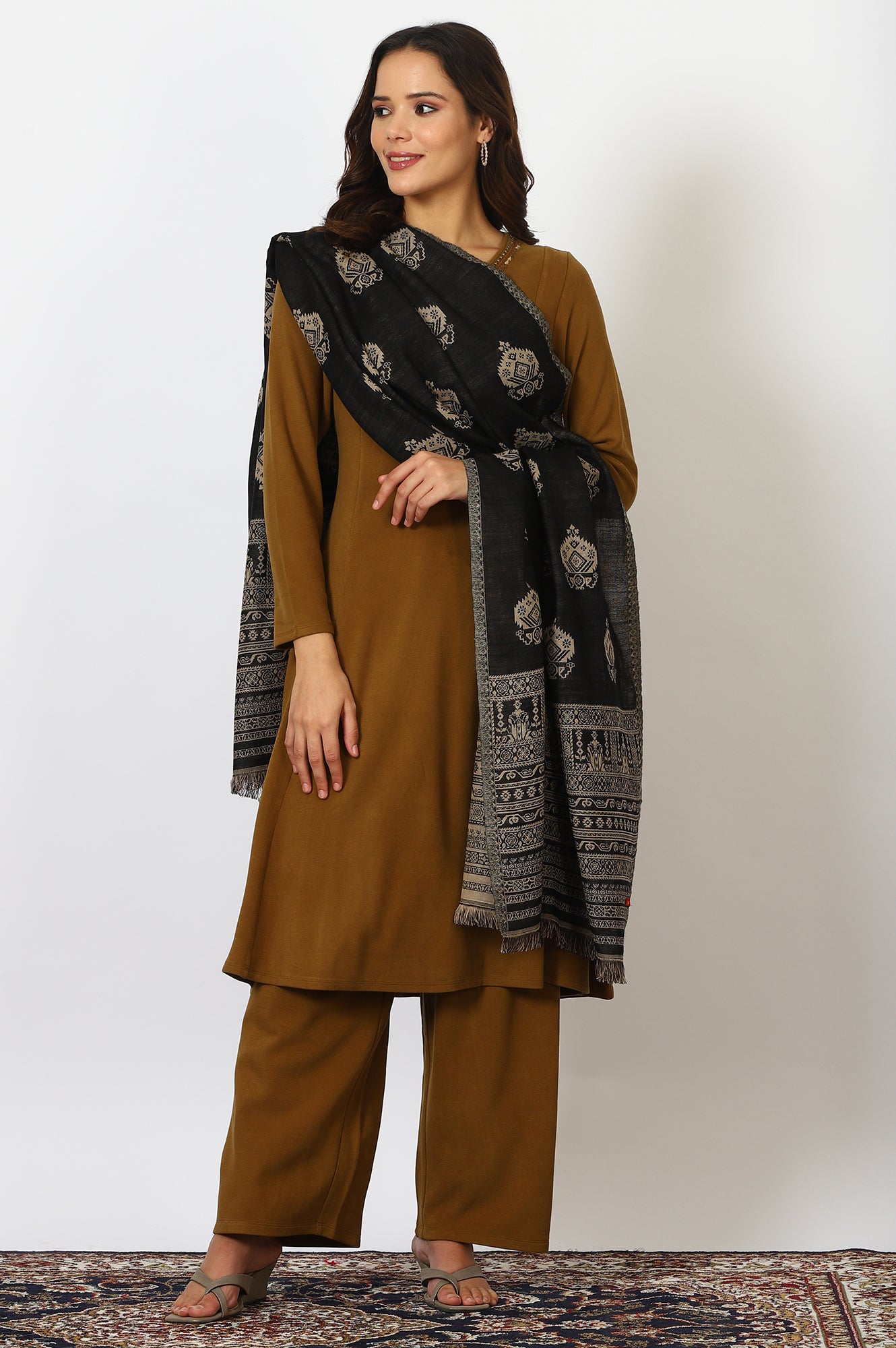 小物 24AW ARTS&SCIENCE / Trio color shawl S 24AW ARTS&SCIENCE / Trio color shawl S Order now Black Yarn Dyed