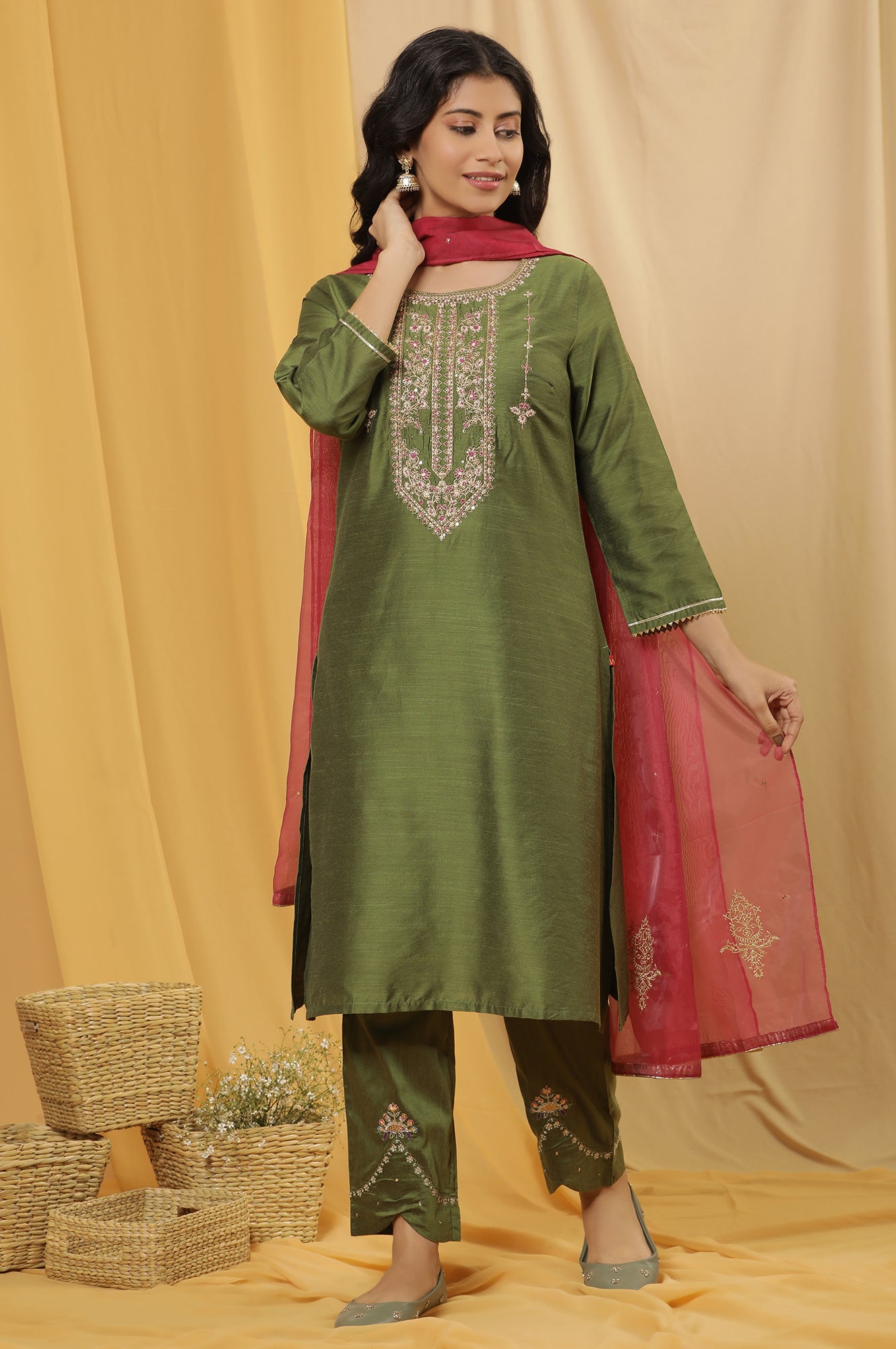 Green Embroidered Kurta, Pants And Organza Dupatta Set