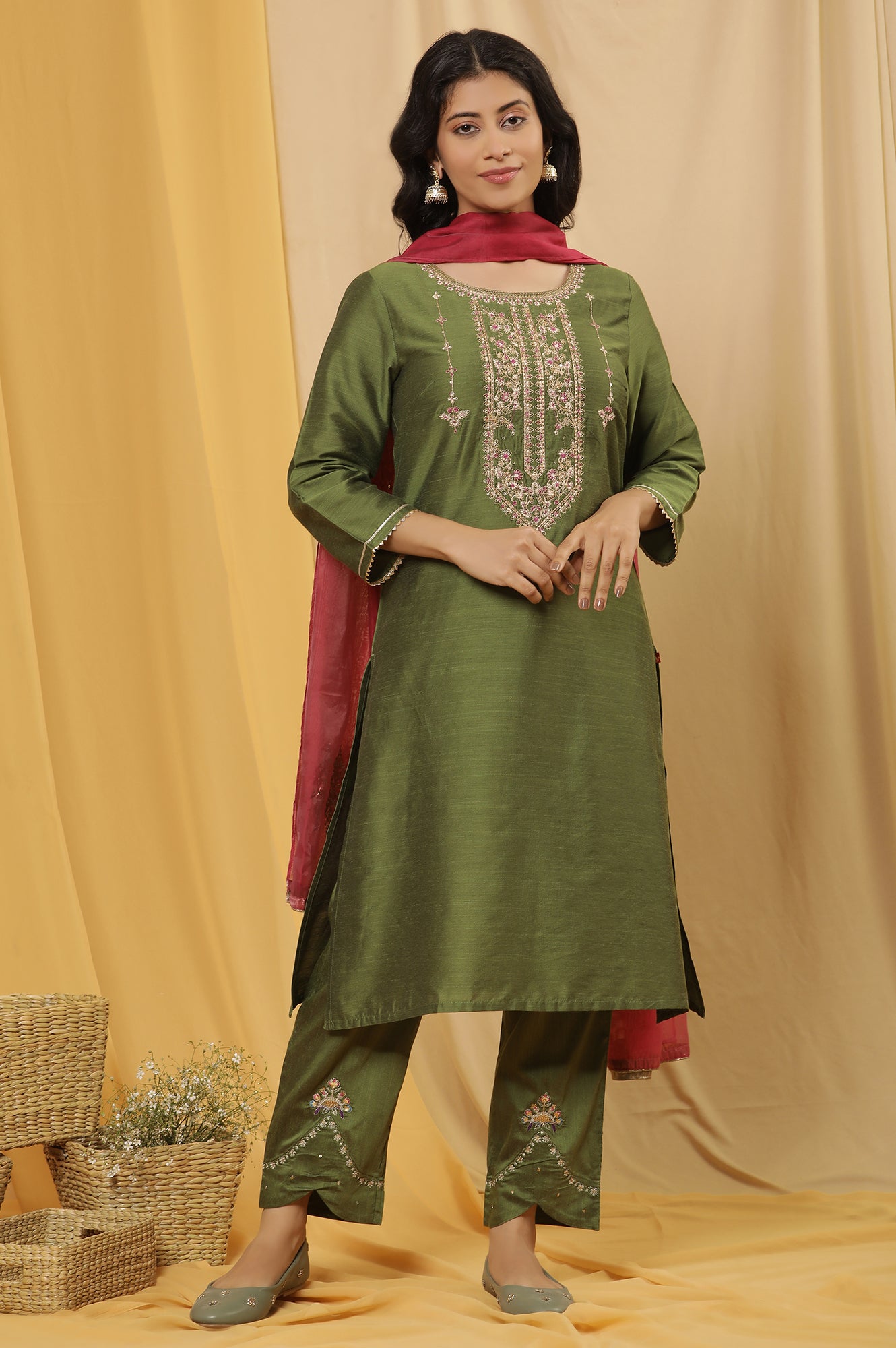 Green Embroidered Kurta, Pants And Organza Dupatta Set