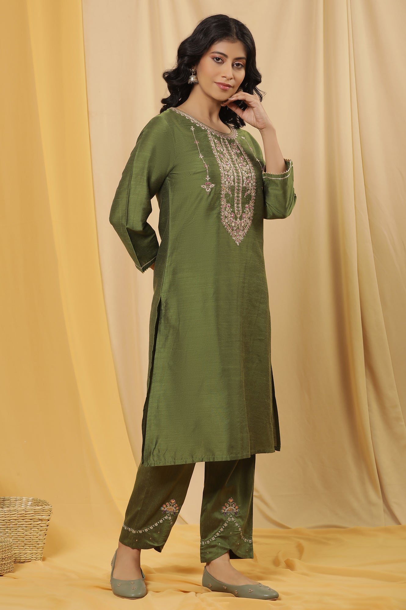 Green Embroidered Kurta, Pants And Organza Dupatta Set