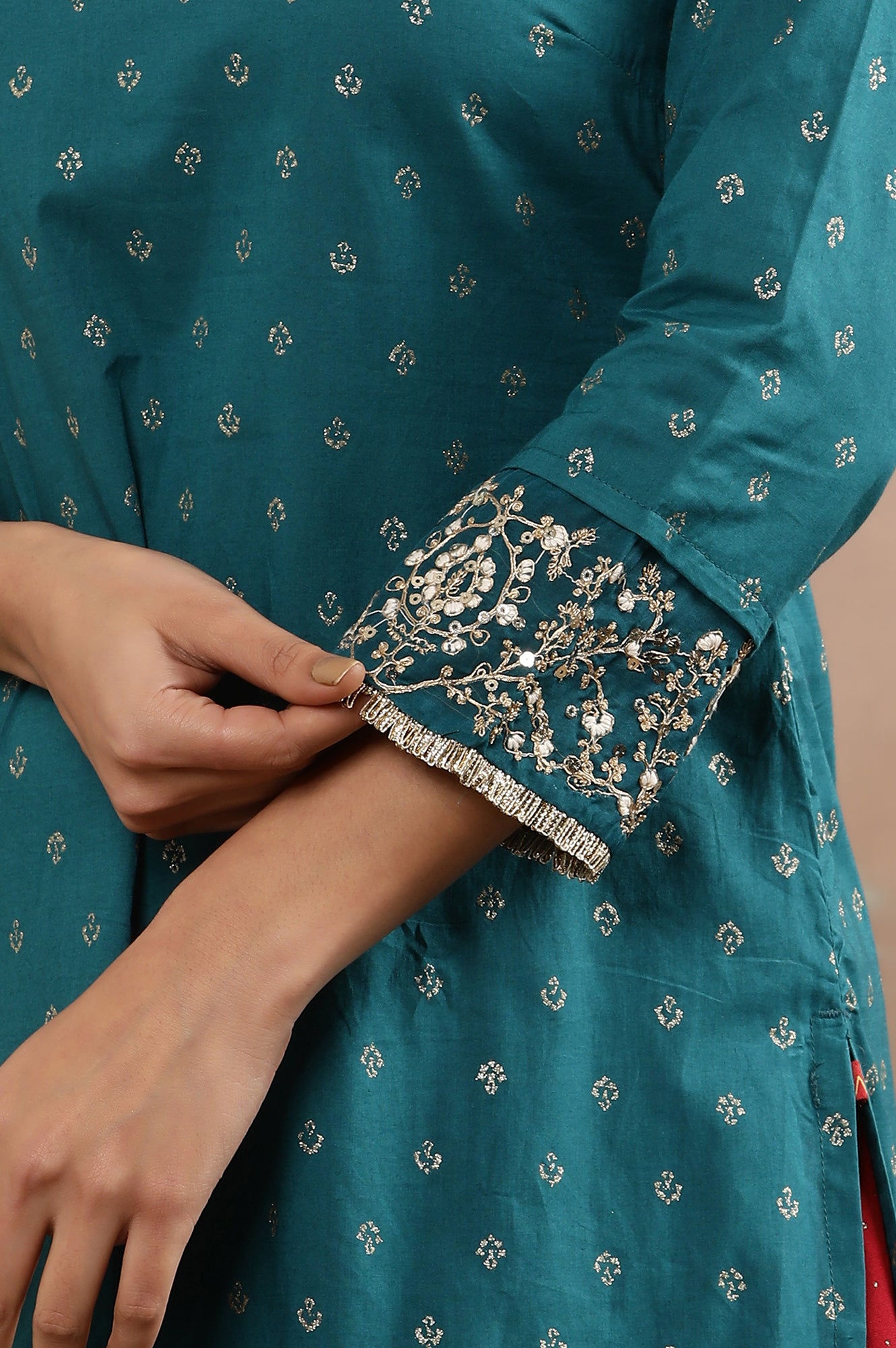 Blue Embellished Kurta And Glitter Printed Culottes