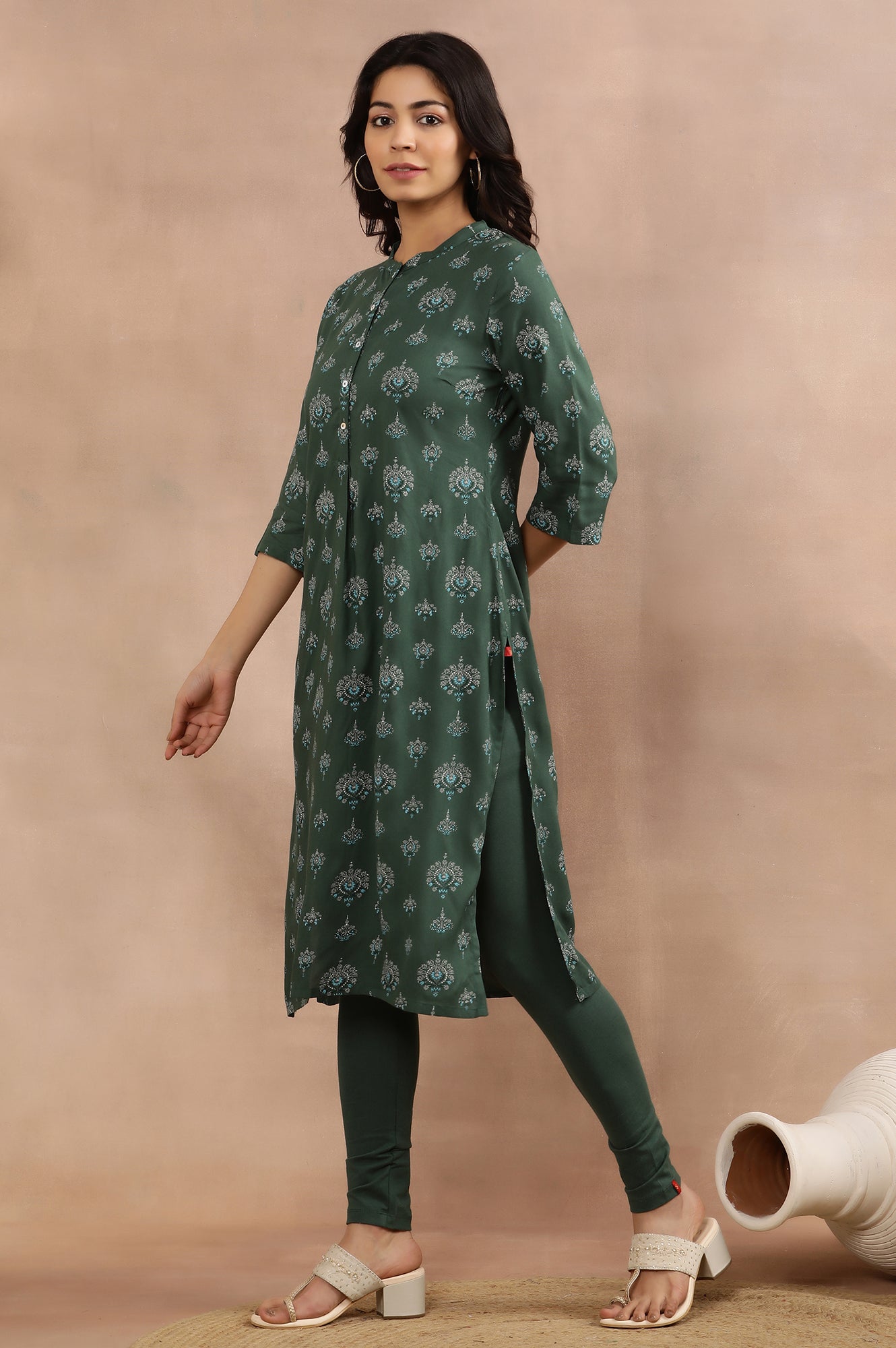 Green Printed Straight Kurta And Tights Set