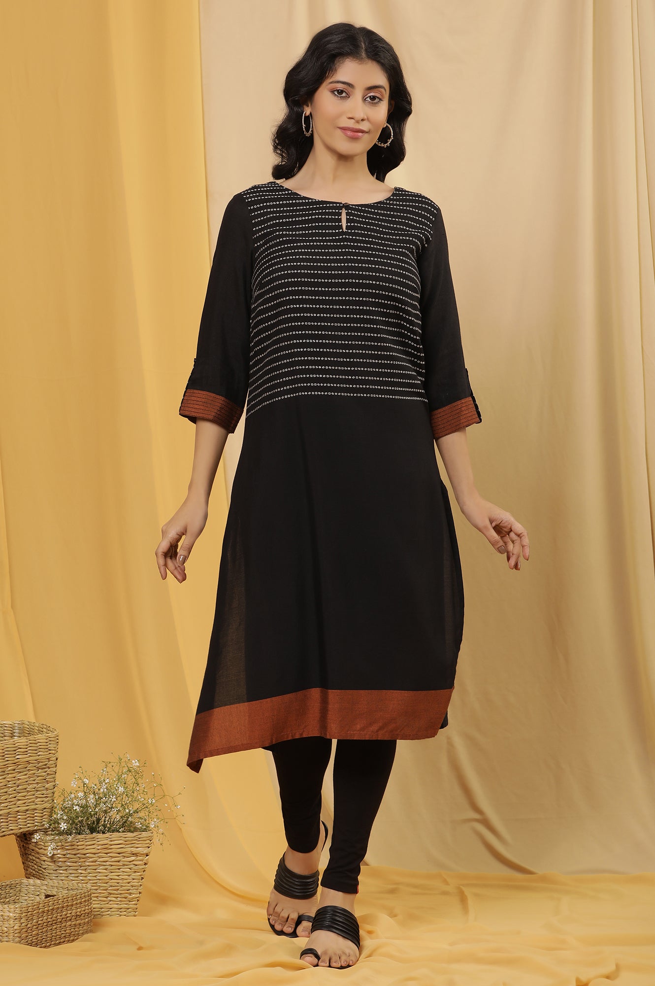 Black Dobby Colourblock Kurta And Tights Set