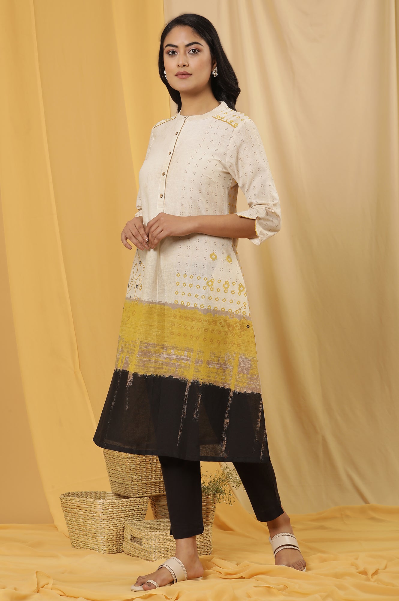 White Geometric Printed Kurta And Trousers Set