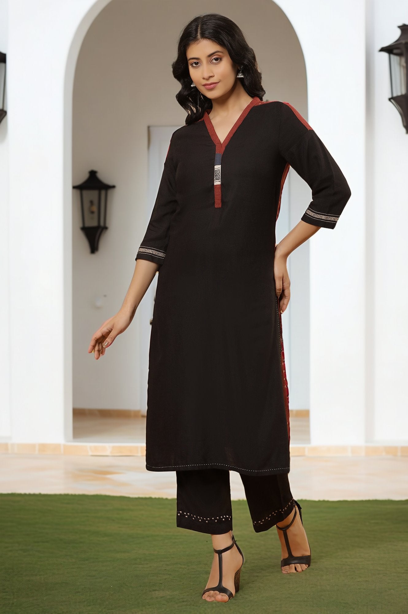 Black Straight Kurta And Pants Set
