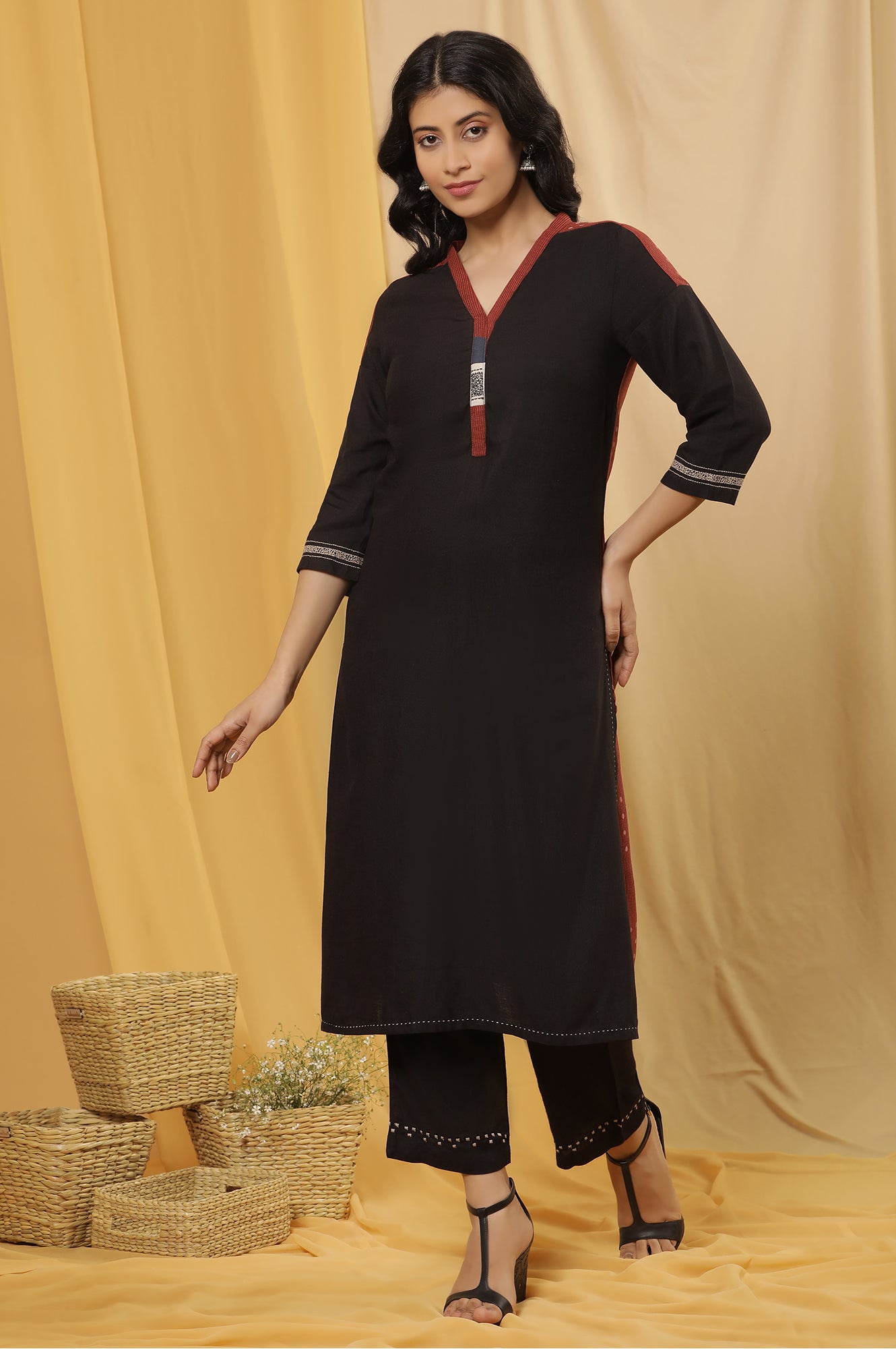 Black Straight Kurta And Pants Set