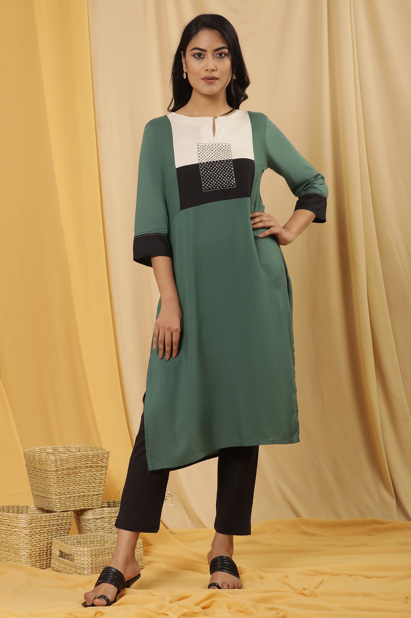 Green Straight Kurta And Trousers Set