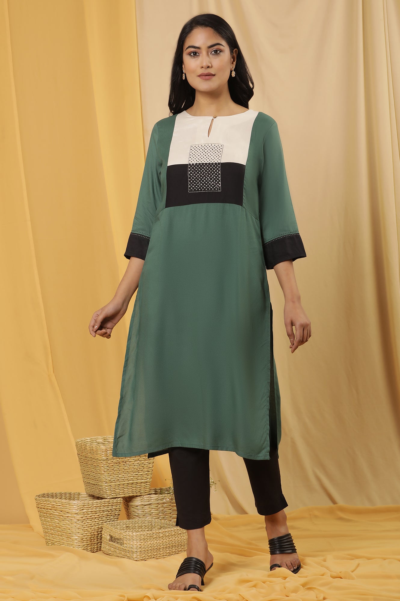 Green Straight Kurta And Trousers Set