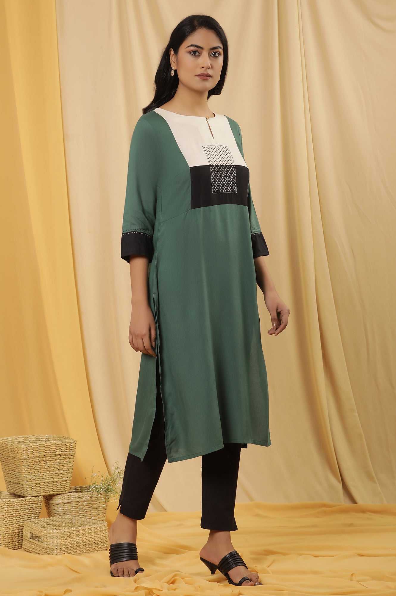 Green Straight Kurta And Trousers Set