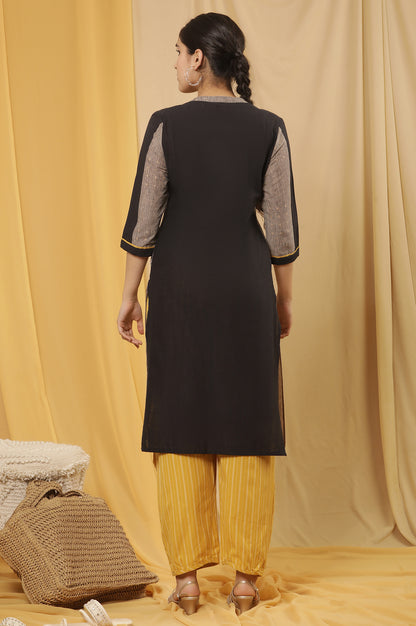 Black And Beige Printed Kurta And Tucked Carrot Pants Set