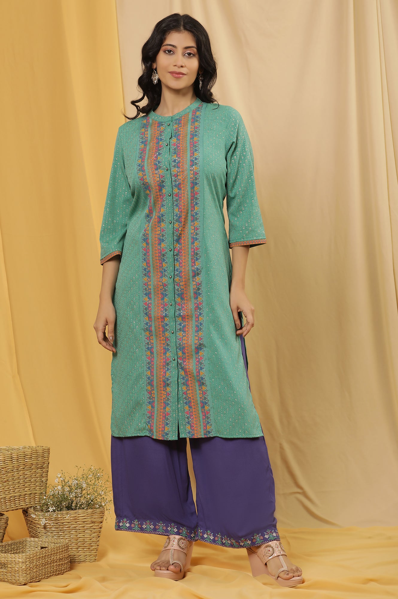 Green Glitter Printed Kurta And Parallel Pats Set