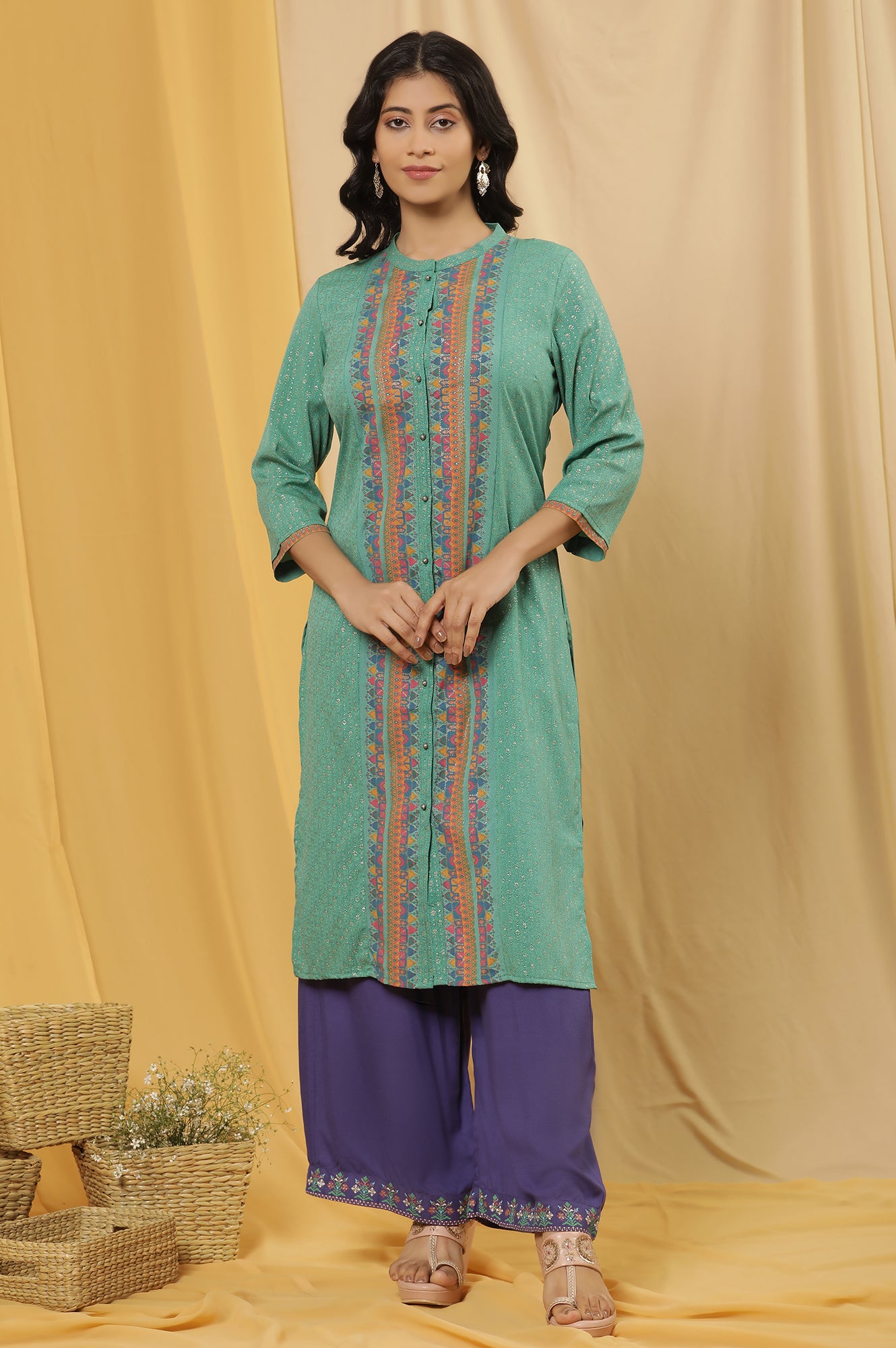 Green Glitter Printed Kurta And Parallel Pats Set