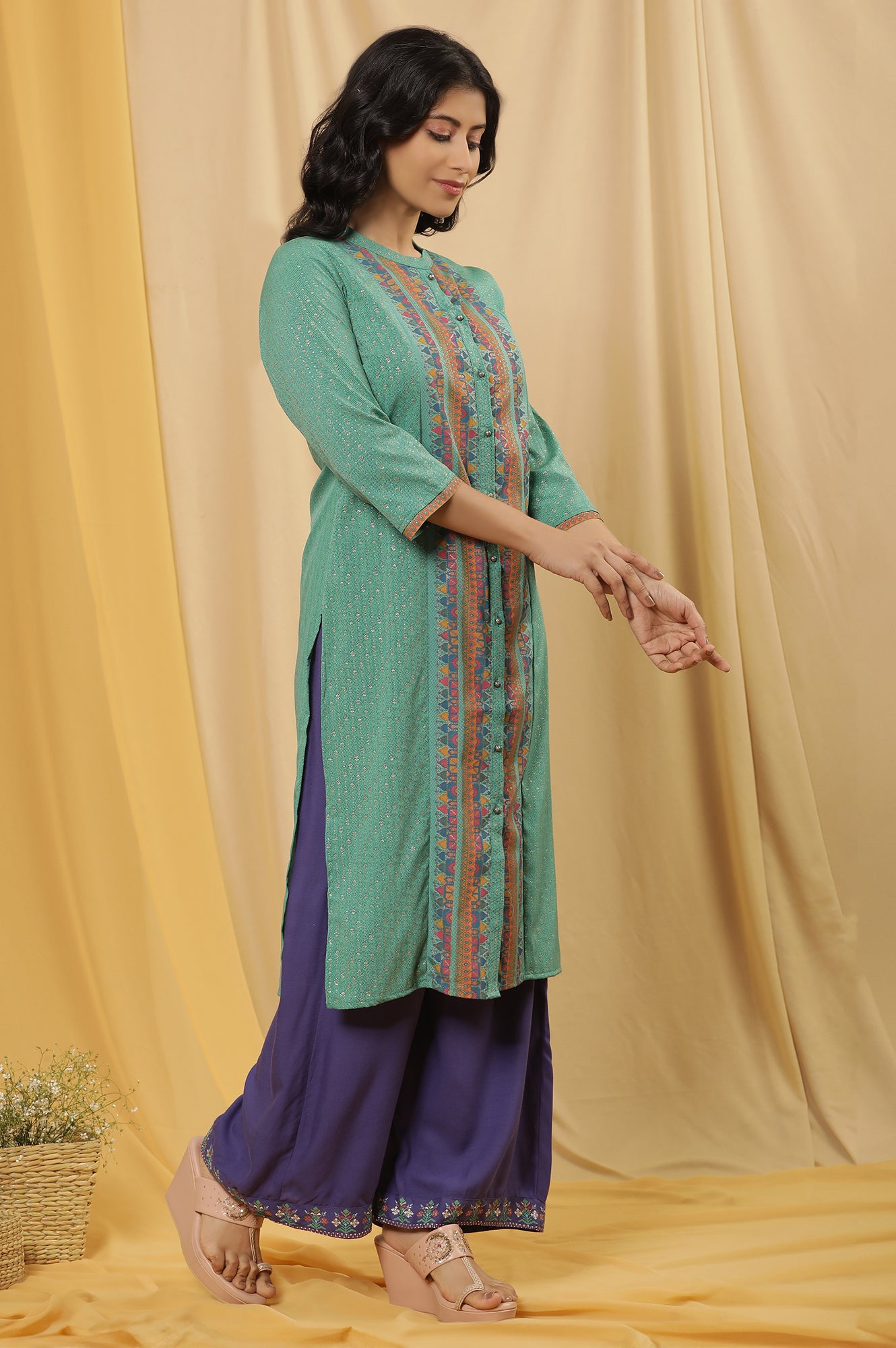 Green Glitter Printed Kurta And Parallel Pats Set