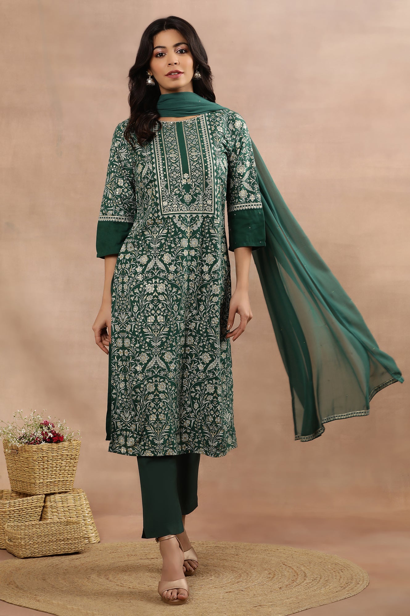 Green Printed Embellished Kurta, Pants And Dupatta Set