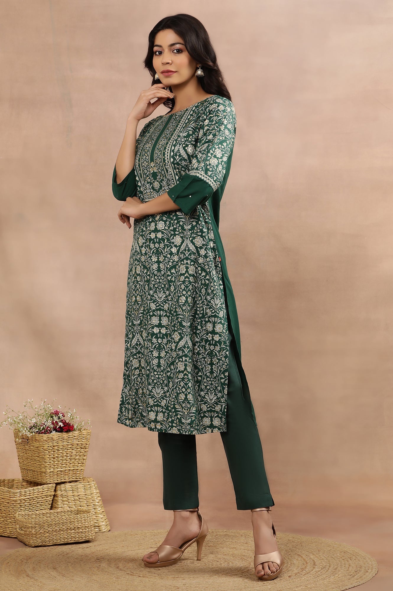 Green Printed Embellished Kurta, Pants And Dupatta Set