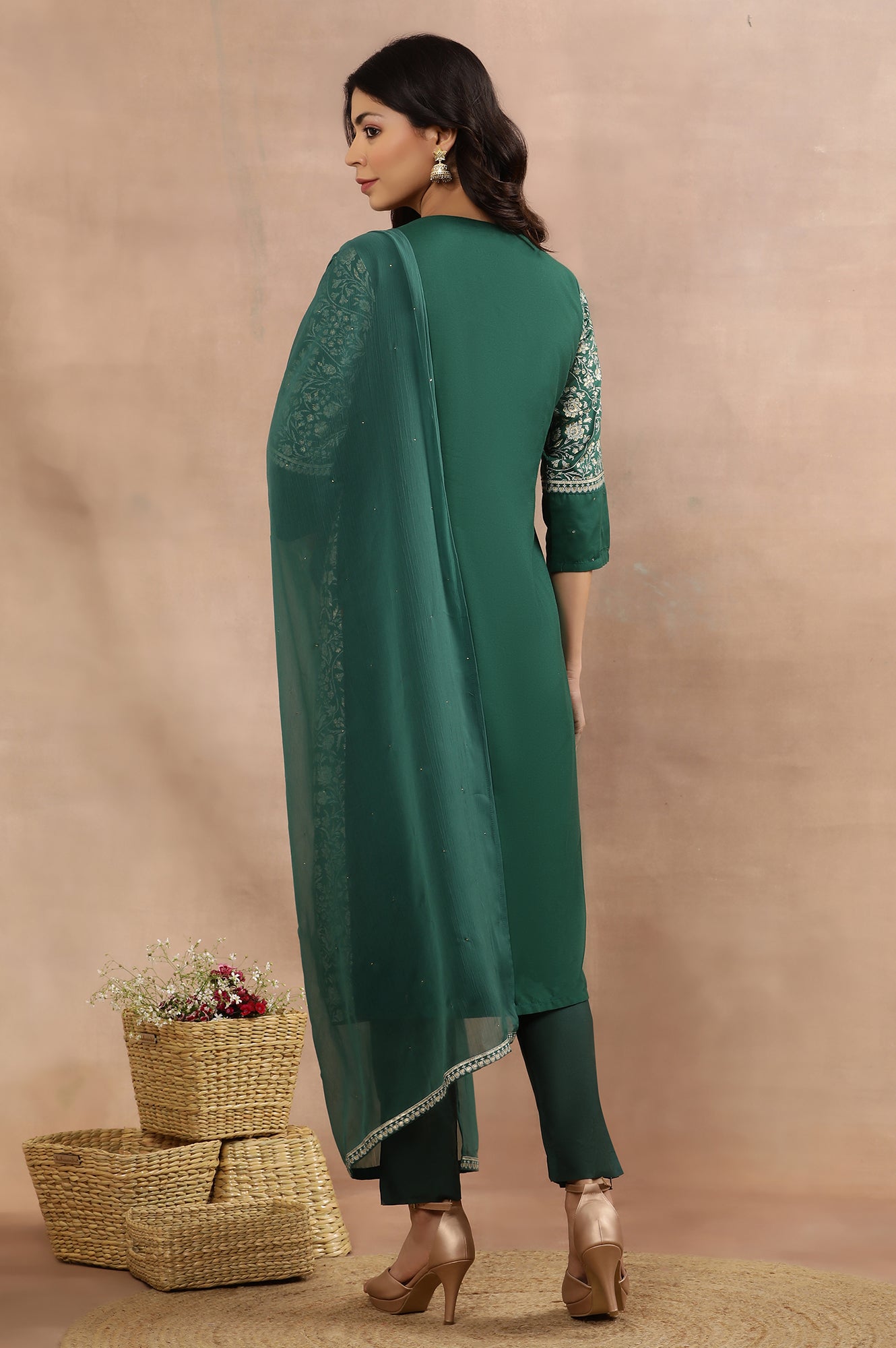 Green Printed Embellished Kurta, Pants And Dupatta Set