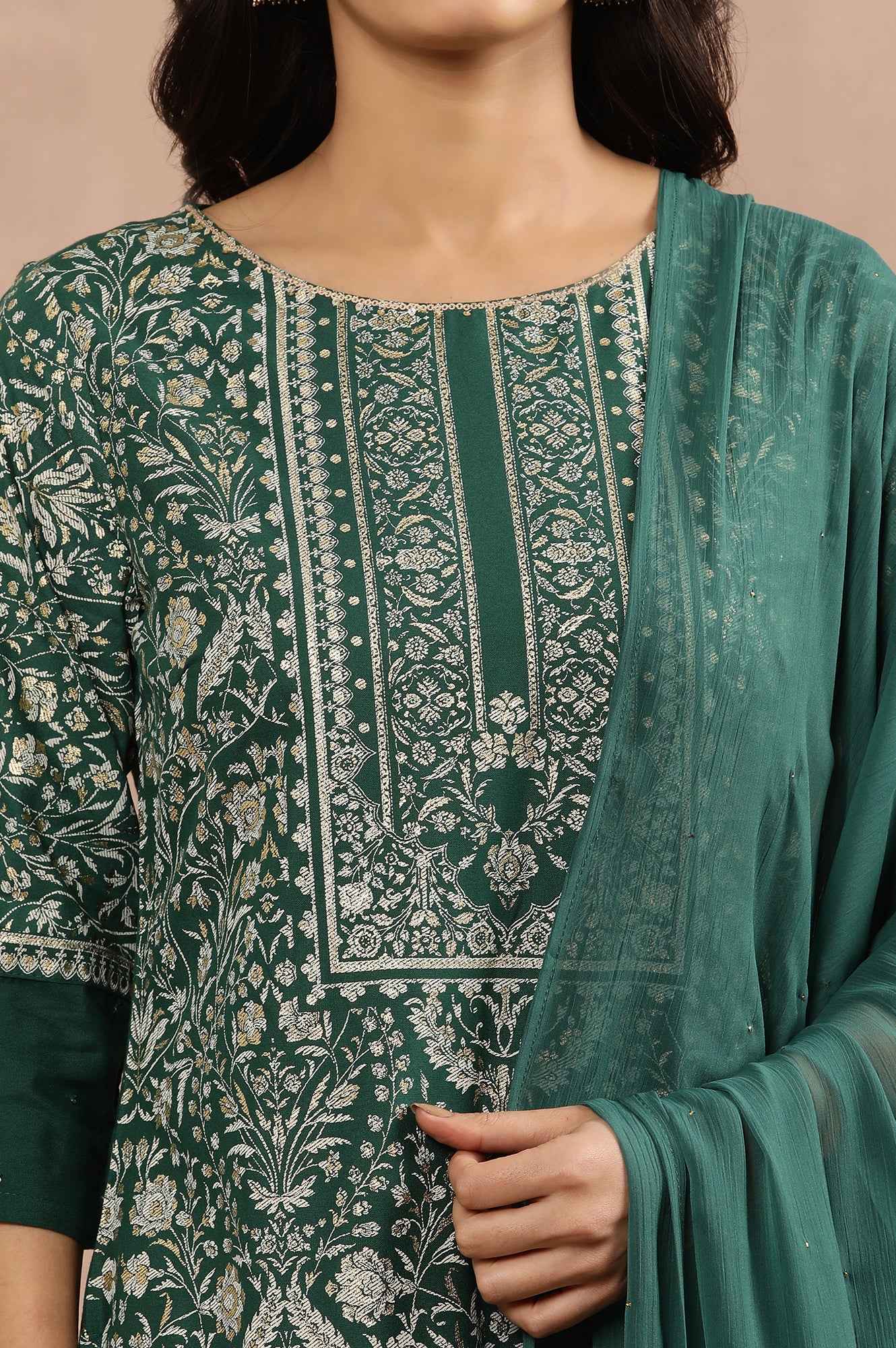 Green Printed Embellished Kurta, Pants And Dupatta Set