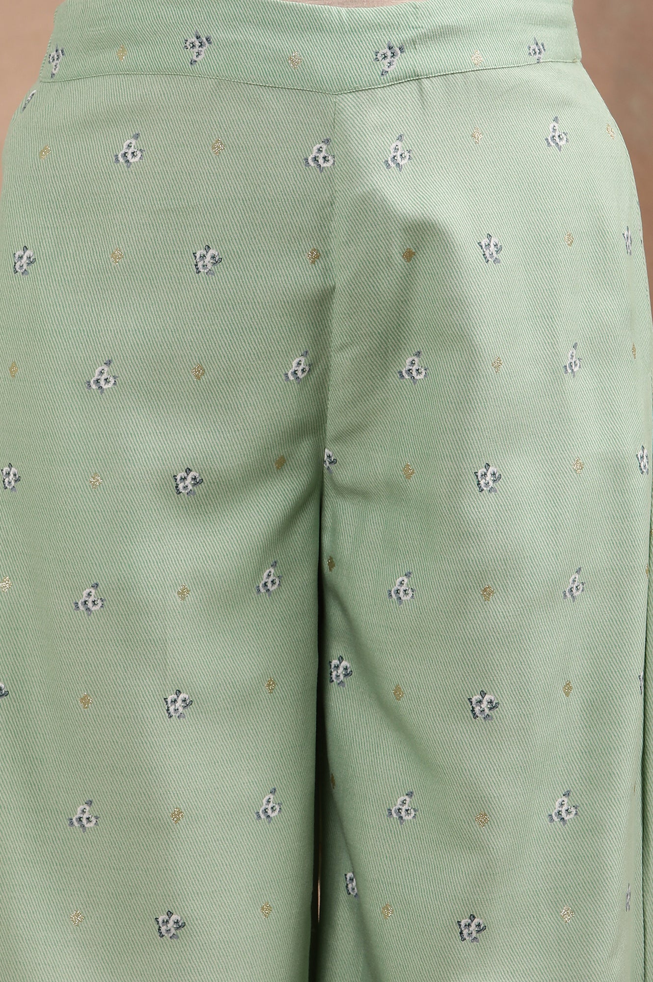 Green Embroidered Kurta, Pants And Kota Dupatta Set