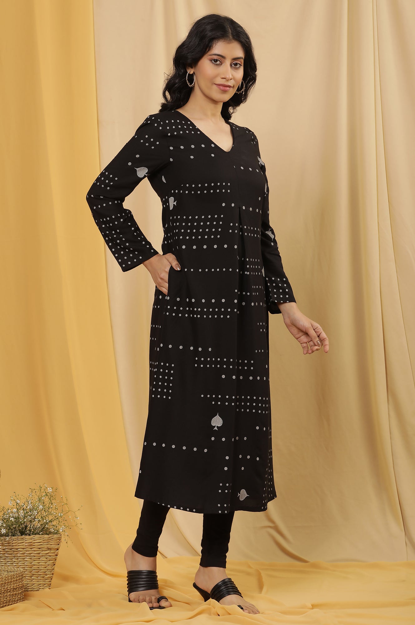 Black Spade Printed Kurta And Tights Set