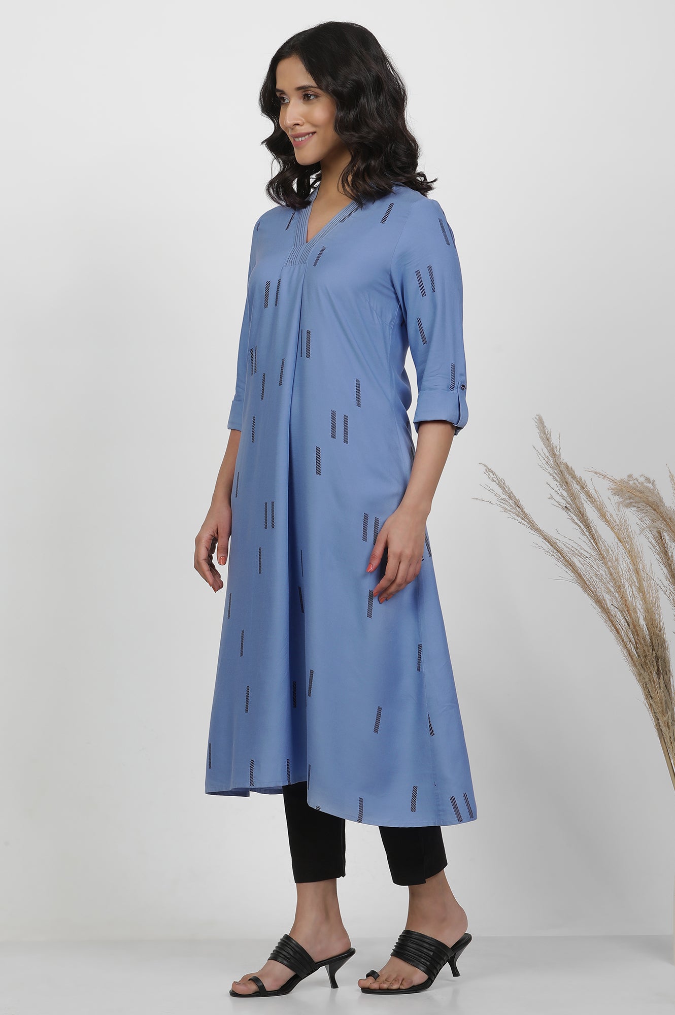 Blue V-Neck Printed Kurta And Trousers Set