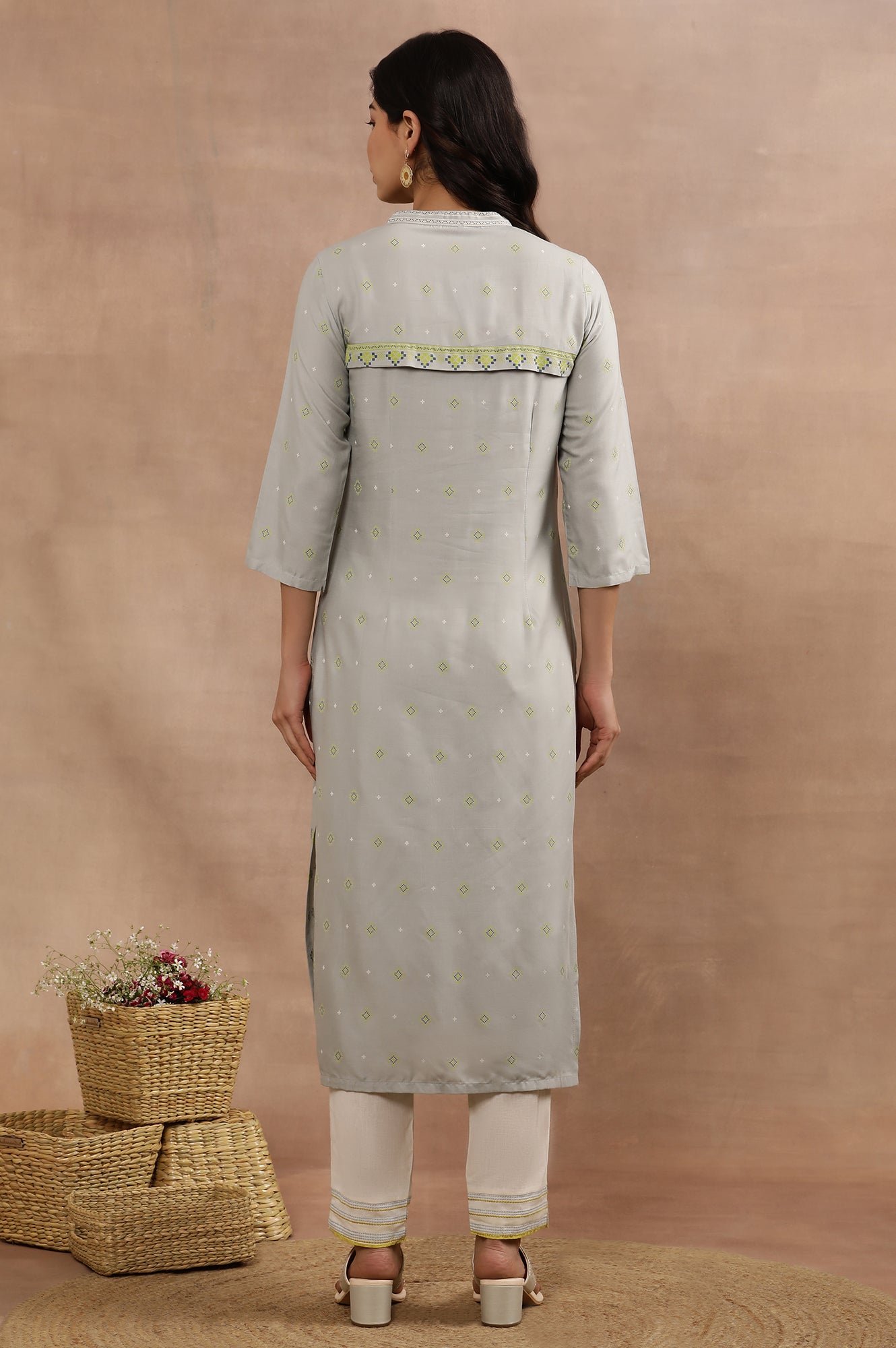 Grey Printed Mandarin Collar Kurta And Pants Set