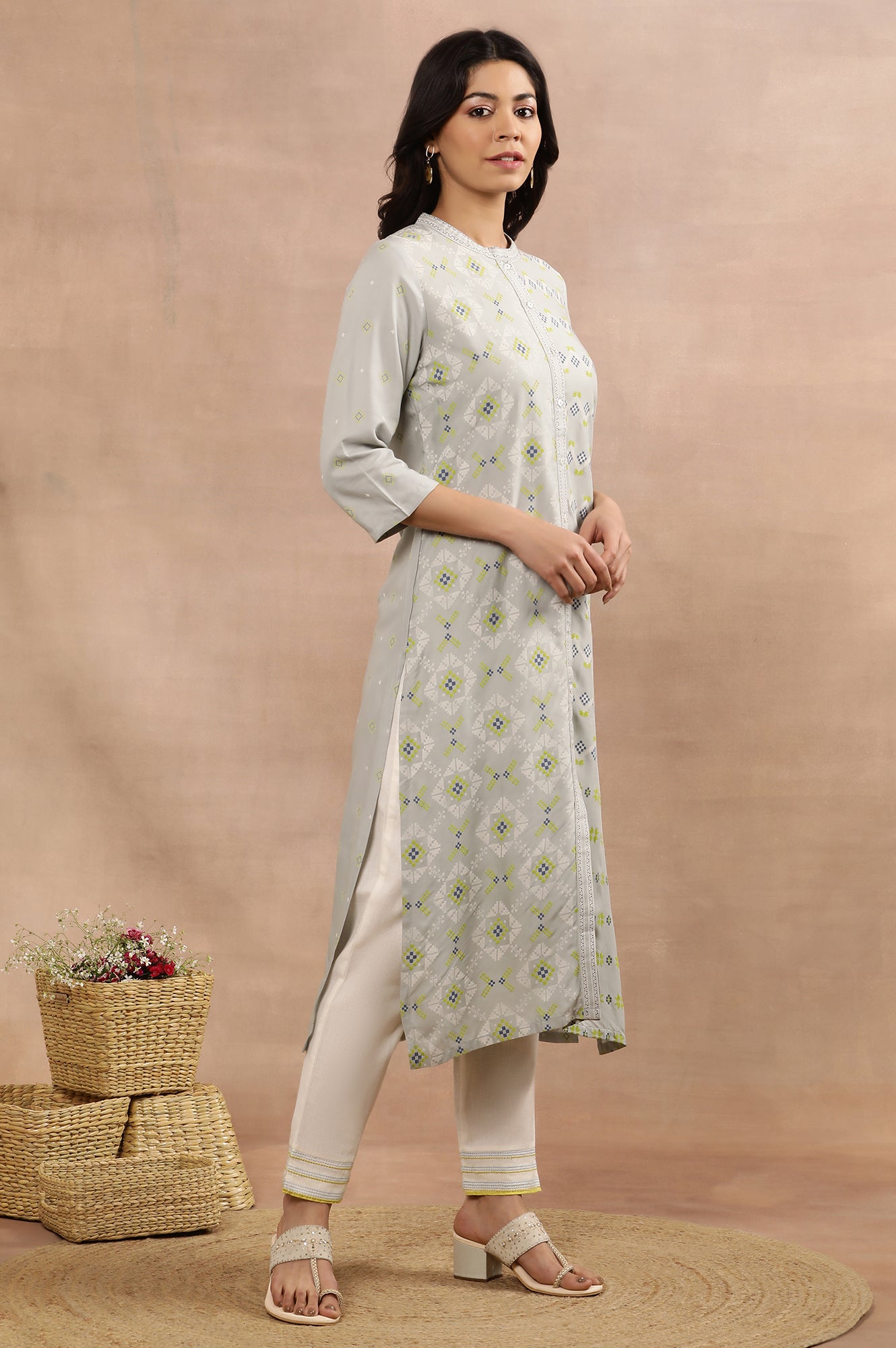 Grey Printed Mandarin Collar Kurta And Pants Set