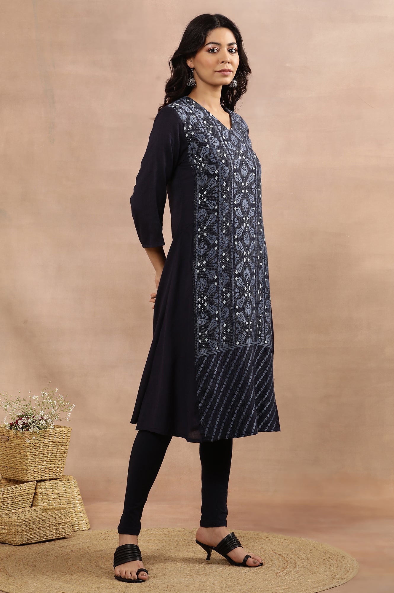 Blue Suzani Printed Kurta, Tights And Kota Dupatta