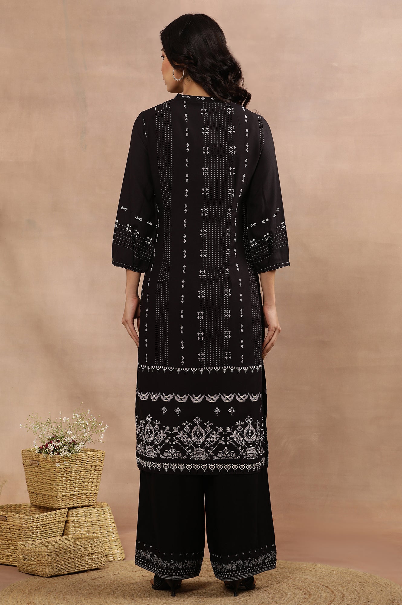 Black Printed Kurta And Parallel Pats Set