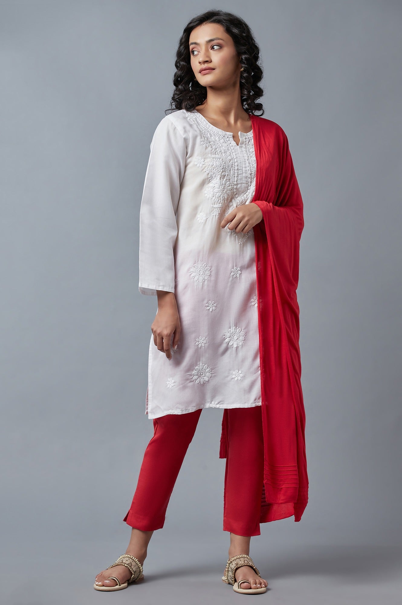 Red Dupatta