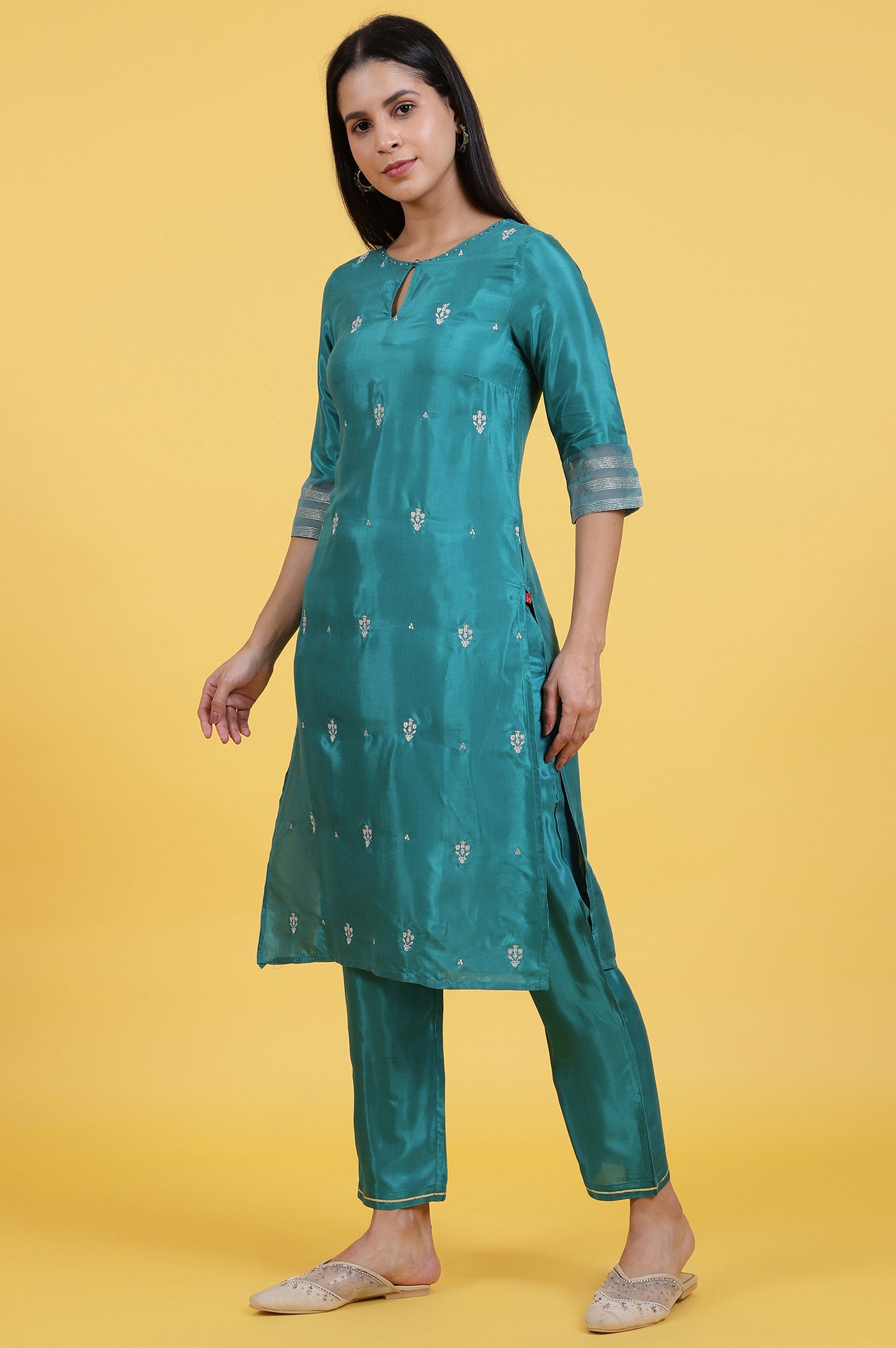 Blue Embroidered Rayon Straight Kurta in Keyhole Neck