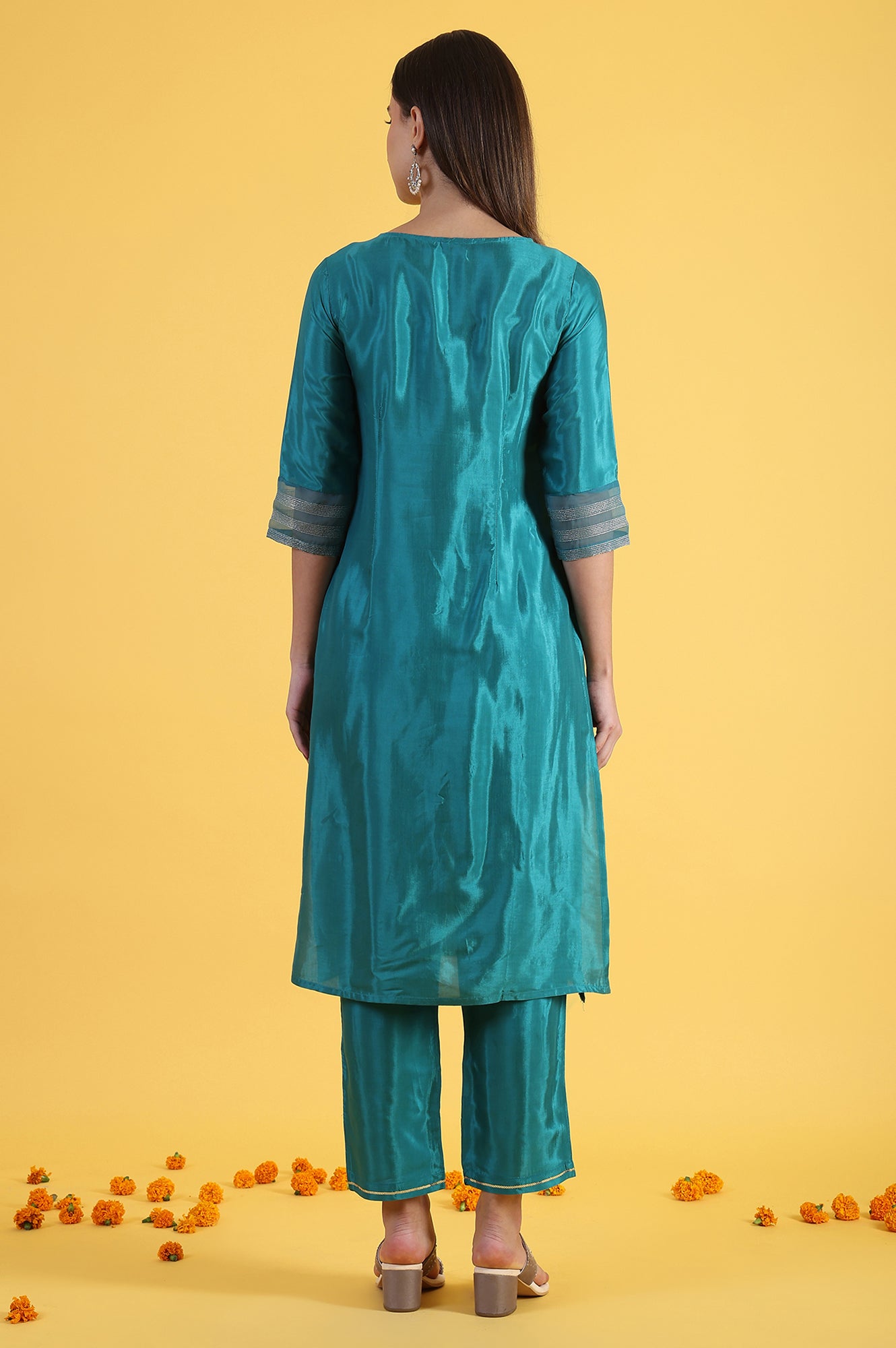 Blue Embroidered Rayon Straight Kurta in Keyhole Neck 