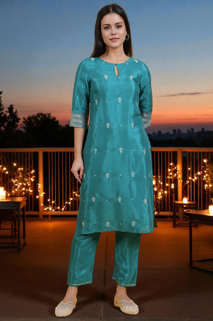 Green Embroidered Festive Rayon Straight Kurta with Keyhole Neck and Sequin Embellishments