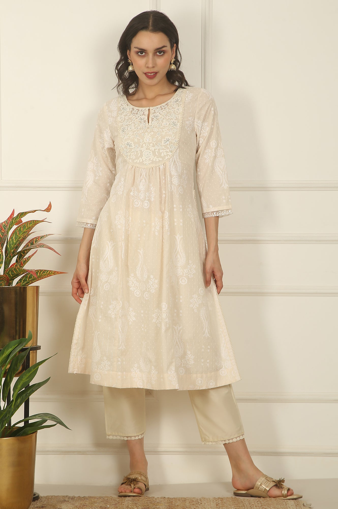 Daisy White Floral Printed Pure Cotton A-line Kurta