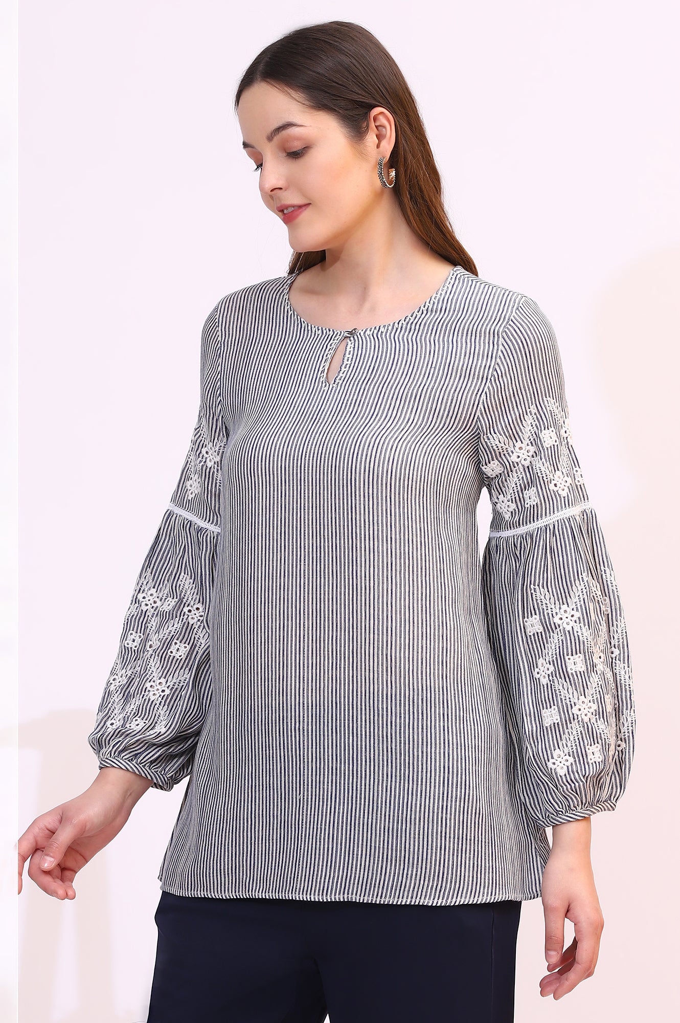 【HI FI FNK】Wino Striped Ruby Top Navy and White Yarn Dyed Striped Top with Schiffli