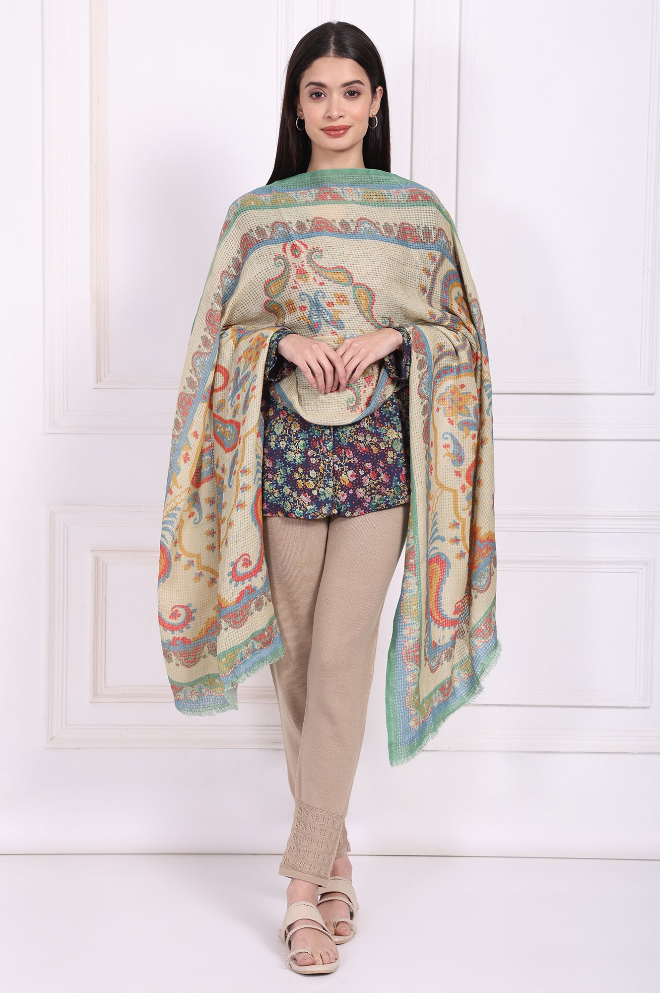 Fine Wool Silk Paisley Pattern Stole main image 1